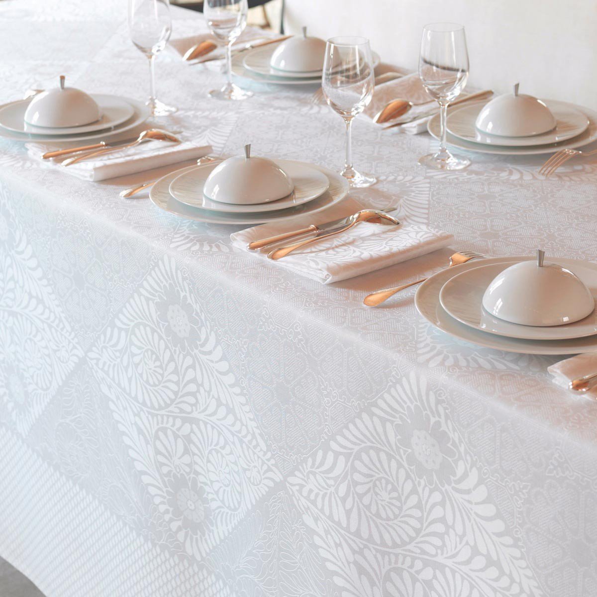 Le Jacquard Français Fine Table Linen Bosphore Blanc Fig Linens 