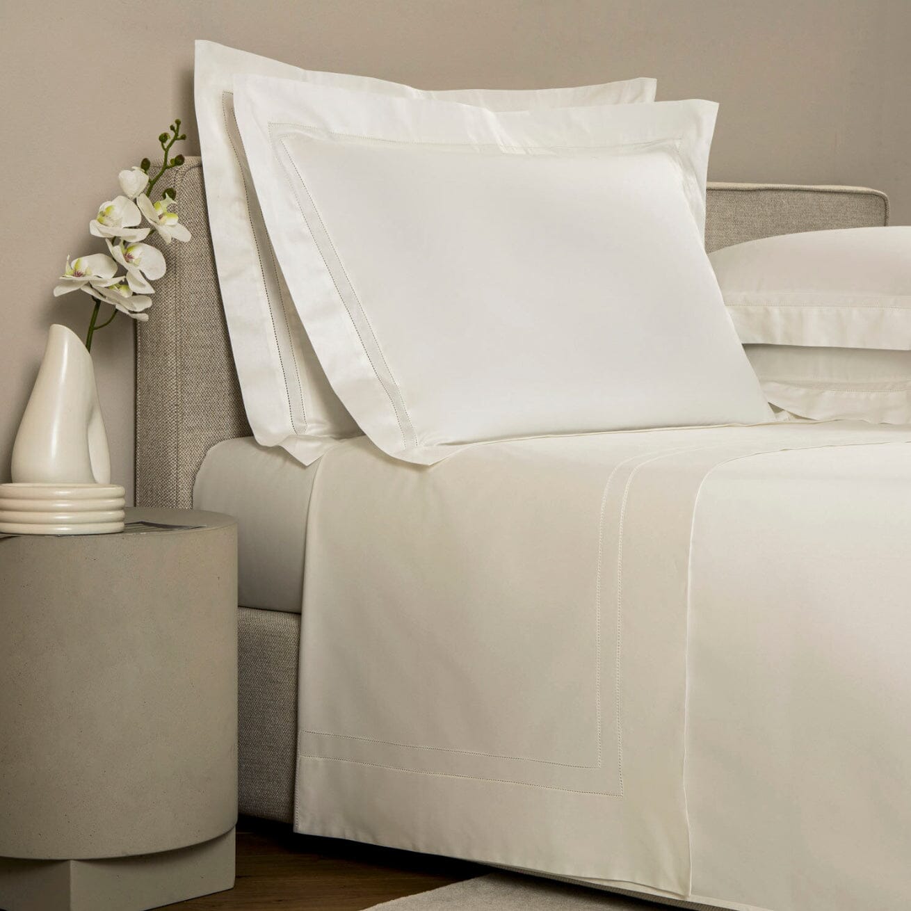 Frette - Luxurious Doppio Ajour Bed sheet set in Milk - Frette Fine Linens Bedding