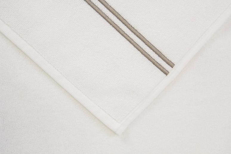 Frette Hotel Classic Bath Towels - Khaki Stitching - 2 Rows | Fig Linens
