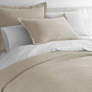 Peacock Alley Matelasse - Juliet Linen Coverlet with White Bed Sheets