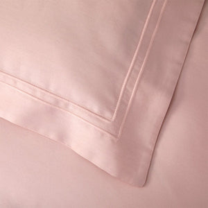 Yves Delorme Triomphe Poudre Bedding | Organic Cotton - Corner Detail of Finishing - 1