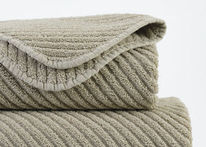 Fig Linens - Linen Super Twill Bath Towels by Abyss & Habidecor - Closeup