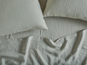 Laurel Organic Relaxed Linen Sheets and cases by Coyuchi | Fig Linens