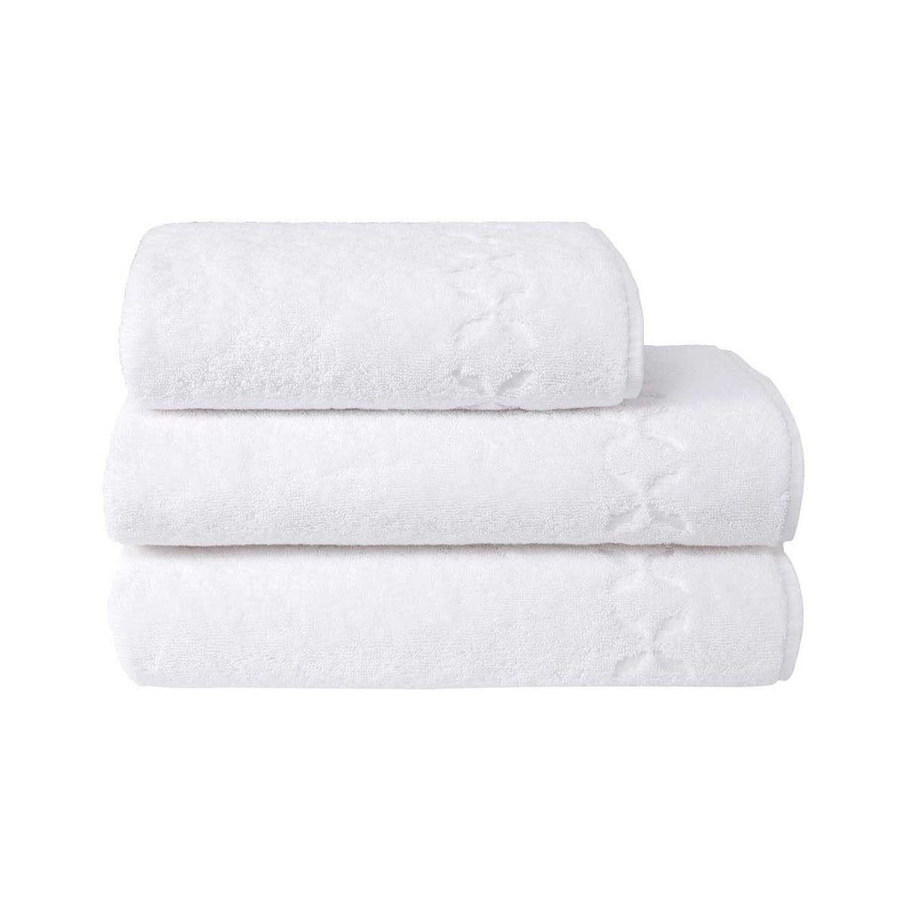https://www.figlinensandhome.com/cdn/shop/products/fig-linens-yves-delorme-nature-bath-towels-white-pile_1024x1024.jpg?v=1645155447