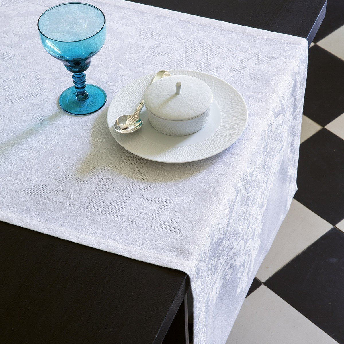 Azulejos White Table Linens by Le Jacquard Francais