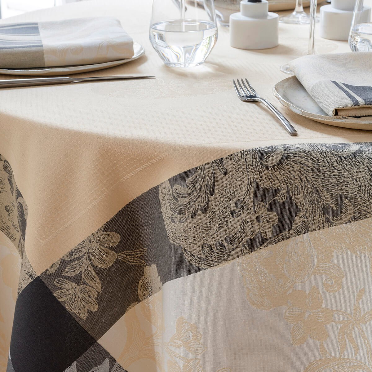 Le Jacquard Francais a La Française Yellow Tablecloth Detail - Fig Linens and Home